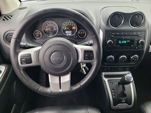 Used 2017 Jeep Compass Latitude image 22