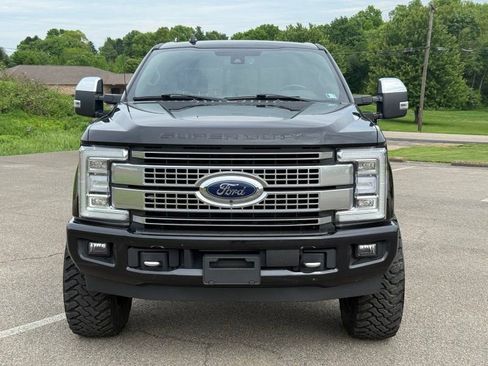Used 2019 Ford F350 Platinum w/ Platinum Ultimate Package AWD/4WD image 2
