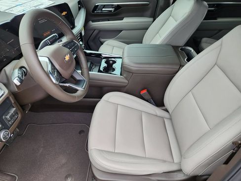 New 2026 Chevrolet Suburban LT w/ Comfort Package AWD/4WD image 8