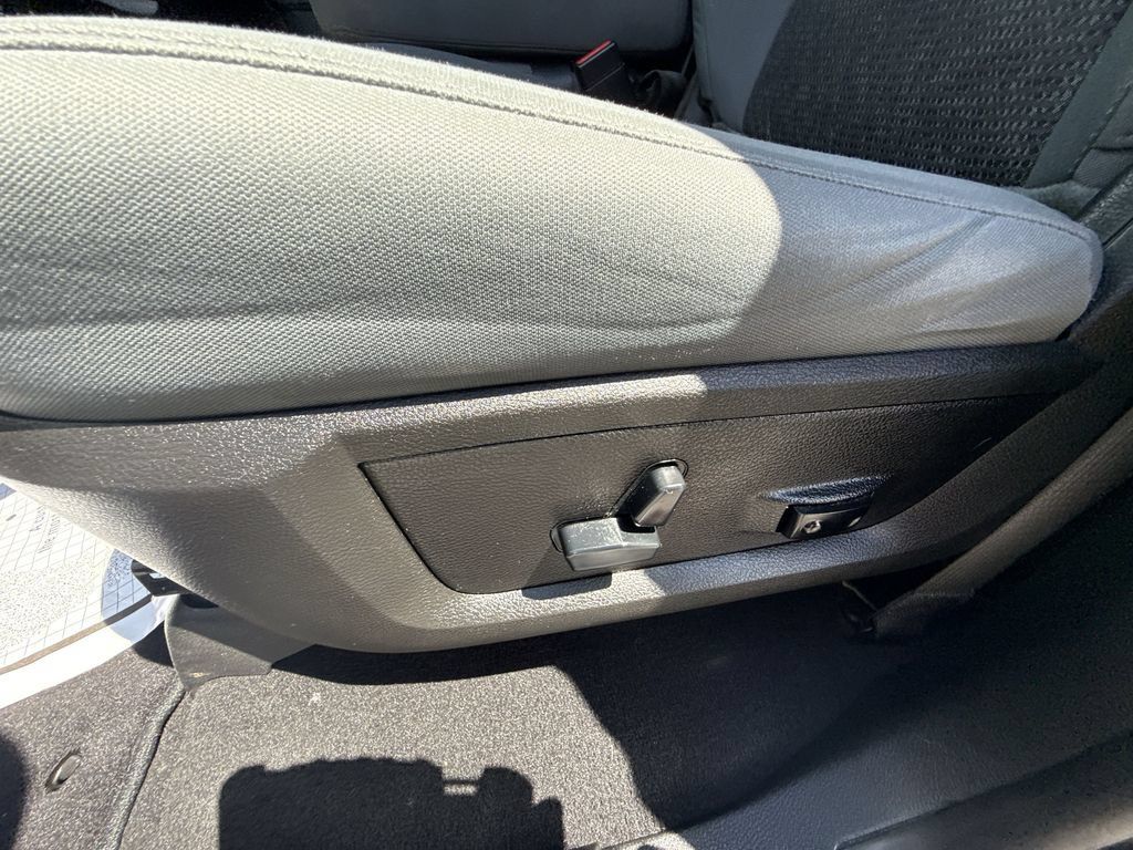 Used 2019 RAM 1500 Big Horn RWD image 18