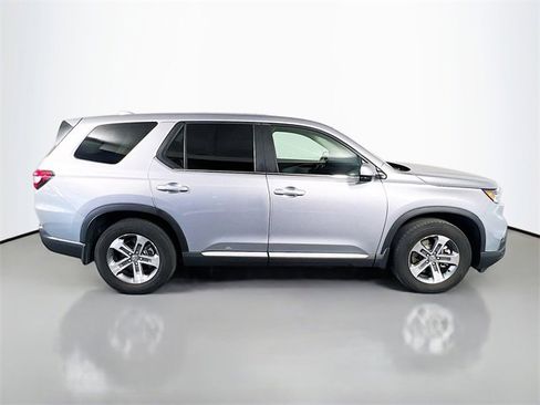 Used 2024 Honda Pilot EX-L image 8