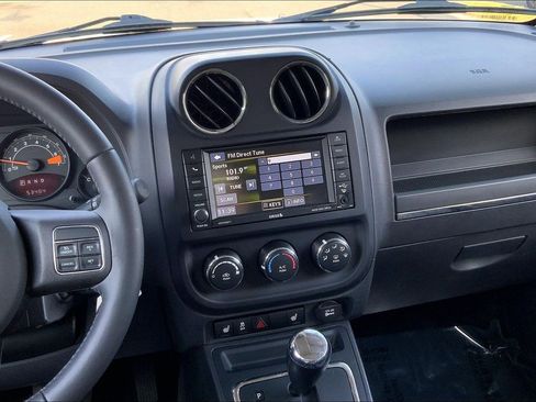 Used 2017 Jeep Patriot High Altitude image 6