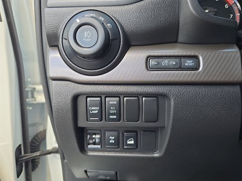 Used 2024 Nissan Titan PRO-4X w/ Pro-4x Convenience Package image 20