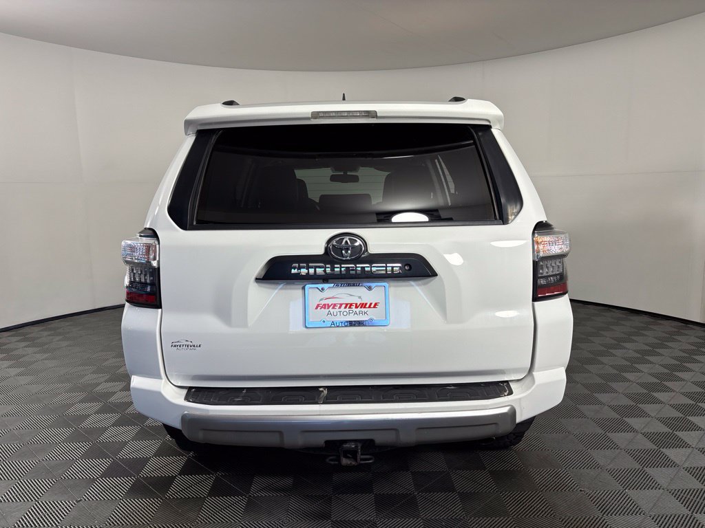 Used 2018 Toyota 4Runner TRD Off-Road Premium AWD/4WD image 4