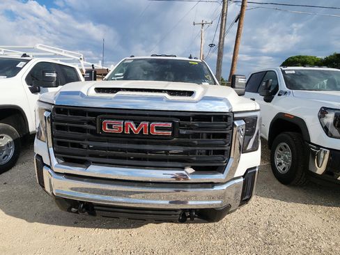 New 2024 GMC Sierra 3500 Pro w/ Convenience Package image 3
