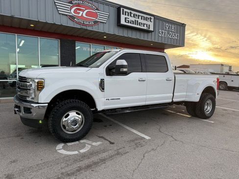 Used 2018 Ford F350 Lariat w/ Chrome Package image 1