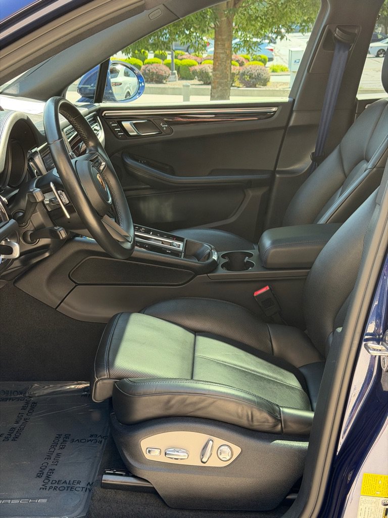 Used 2022 Porsche Macan AWD/4WD image 18