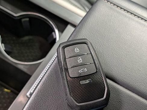 Used 2024 Lincoln Nautilus Premier w/ Equipment Group 102A image 28