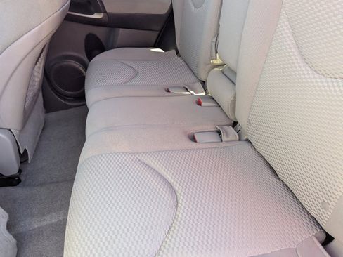 Used 2011 Toyota RAV4 image 15