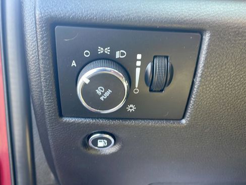 Used 2021 Jeep Grand Cherokee Laredo X image 12