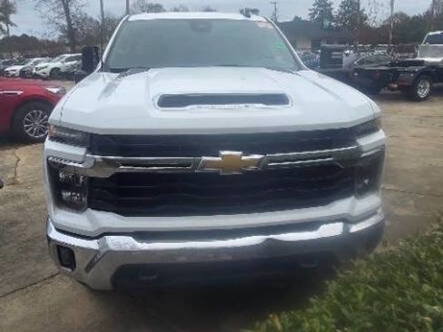 Used 2024 Chevrolet Silverado 2500 LT image 3