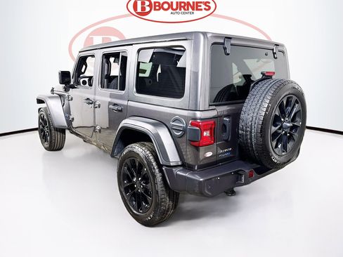 Used 2025 Jeep Wrangler Unlimited Sahara w/ Safety Group image 7
