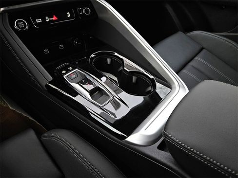 New 2025 Audi Q5 Premium Plus image 14