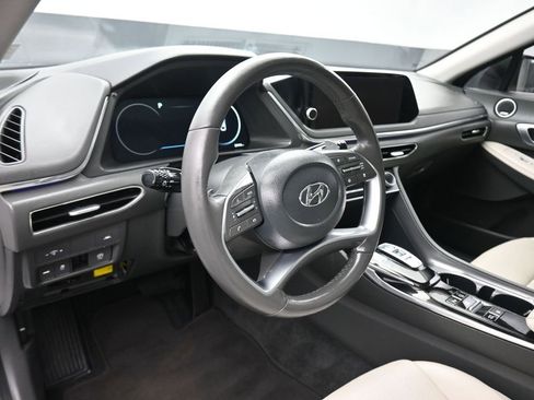 Used 2023 Hyundai Sonata Limited w/ Preferred Accessory Package image 14
