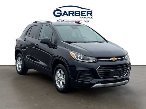 Used 2022 Chevrolet Trax LT w/ LT Convenience Package image 7