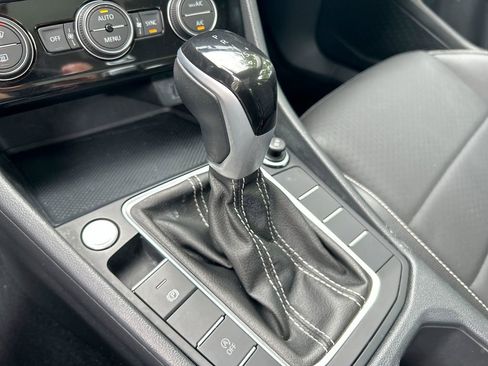 Used 2024 Volkswagen Jetta SE FWD image 29