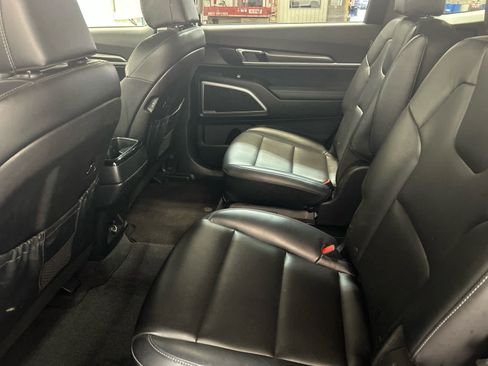 Used 2024 Kia Telluride S AWD/4WD image 5