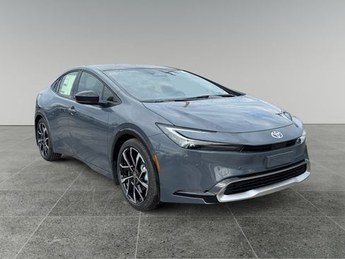 New 2026 Toyota Prius Plug-In Hybrid FWD image 7