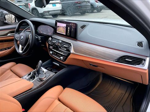 Used 2023 BMW 530i xDrive w/ Premium Package image 14