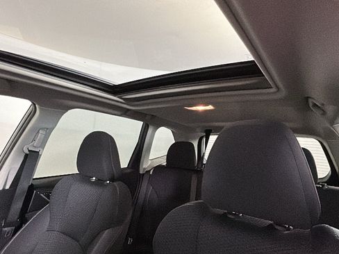 Used 2019 Subaru Forester Premium AWD/4WD image 12