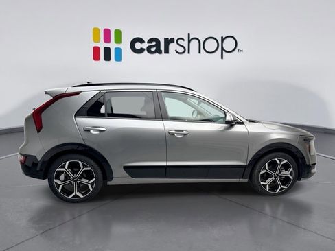 Used 2023 Kia Niro SX Touring FWD image 6