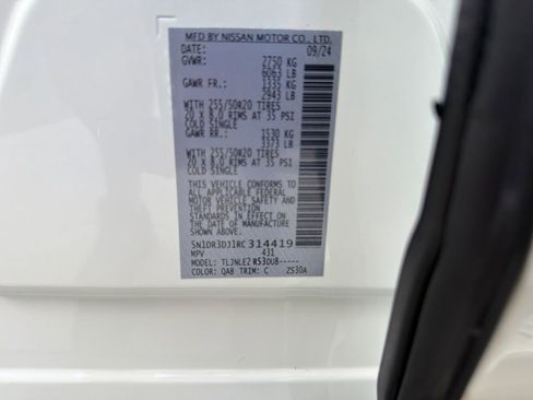 Used 2024 Nissan Pathfinder Platinum w/ Cargo Package AWD/4WD image 42