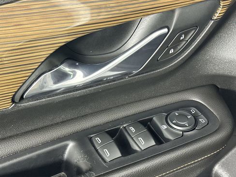 Used 2020 GMC Terrain SLE image 13