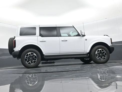 New 2025 Ford Bronco Outer Banks image 24
