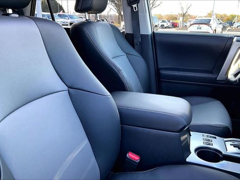 Used 2024 Toyota 4Runner SR5 Premium image 8