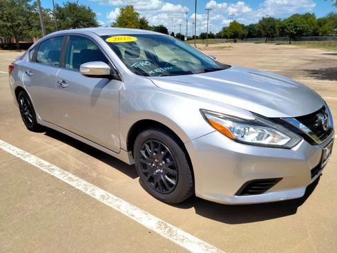 Used 2018 Nissan Altima 2.5 S w/ S Convenience Package image 3