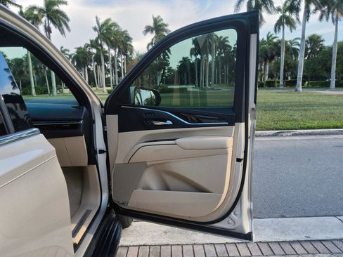 Used 2021 Cadillac Escalade ESV Premium Luxury w/ Performance Package RWD image 37