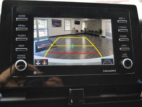 Used 2021 Toyota Camry SE FWD image 10