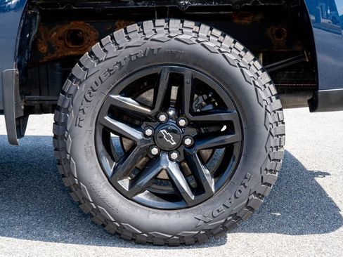 Used 2020 Chevrolet Silverado 1500 Custom Trail Boss w/ Custom Convenience Package AWD/4WD image 30
