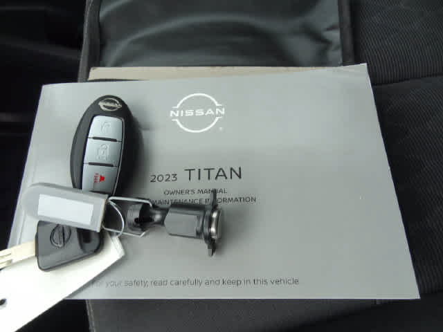Used 2023 Nissan Titan SV AWD/4WD image 17