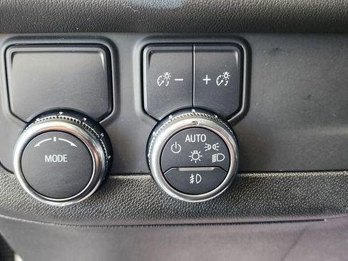 Used 2025 GMC Yukon Denali RWD image 26