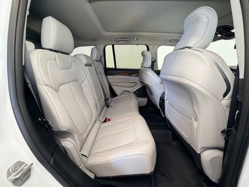 Used 2022 Jeep Grand Cherokee Summit w/ Advanced Protech Group IV AWD/4WD image 8