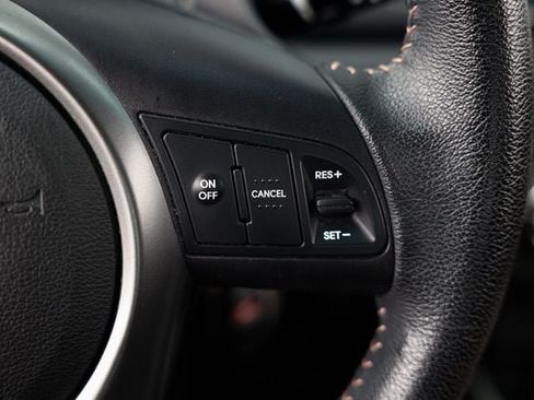 Used 2011 Kia Forte Koup SX FWD image 30