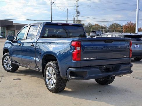 Used 2023 Chevrolet Silverado 1500 Custom image 2