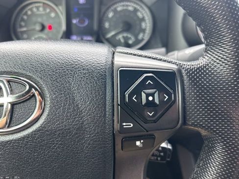 Used 2016 Toyota Tacoma TRD Sport image 18