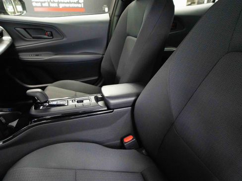Used 2024 Toyota Prius LE FWD image 10