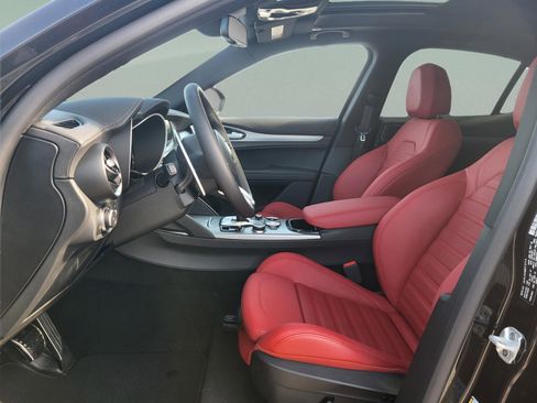 New 2026 Alfa Romeo Stelvio Sprint image 32