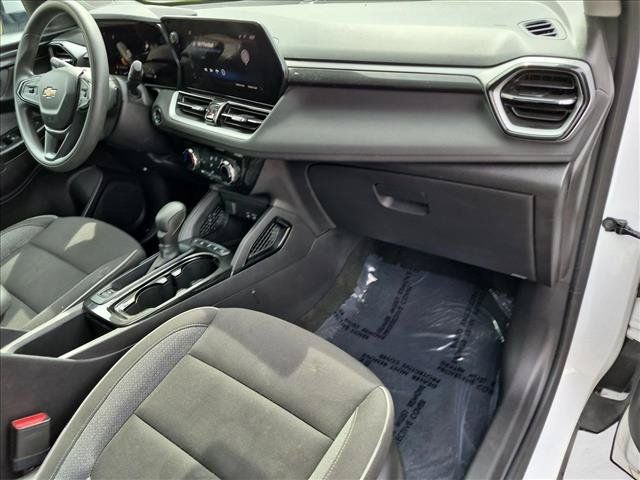 Used 2025 Chevrolet TrailBlazer LT AWD/4WD image 20