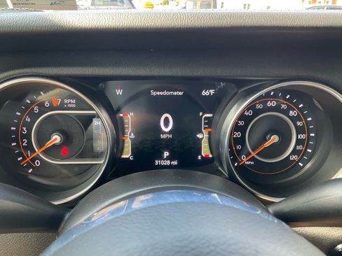Used 2021 Jeep Gladiator Overland w/ Popular Equipment Package AWD/4WD image 15