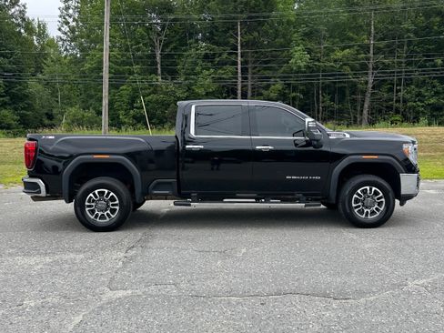 Used 2022 GMC Sierra 2500 SLT w/ SLT Convenience Package AWD/4WD image 2