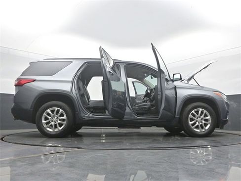 Used 2020 Chevrolet Traverse LT w/ Driver Confidence II Package image 63