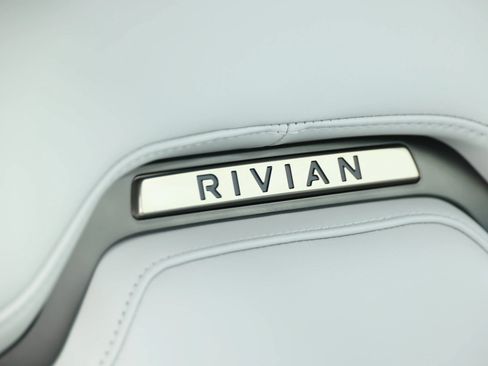 Used 2024 Rivian R1S Adventure AWD/4WD image 95