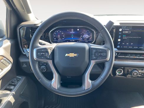 Used 2022 Chevrolet Silverado 1500 LT image 10