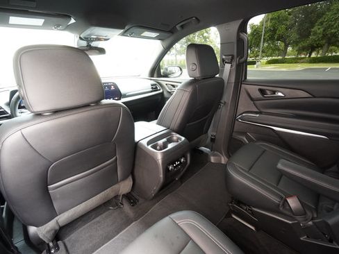 Used 2026 Chevrolet Traverse LT FWD image 23