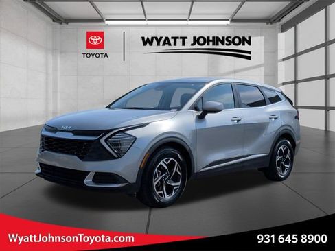 Used 2024 Kia Sportage LX image 1
