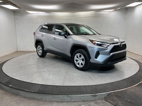 Used 2024 Toyota RAV4 LE image 8